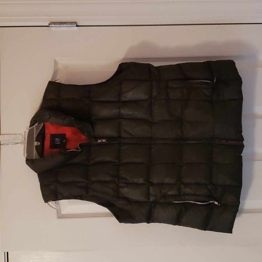 Ladie's black vest